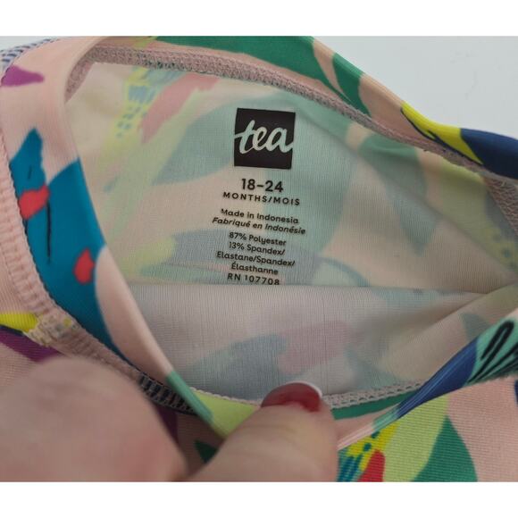 Tea Collection
Rash Guard Swim Set
Tropical Bird - Picture 2 of 3
